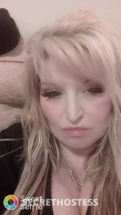 44 Year Old Escort Edmonton Blonde Hazel eyes - Image 9