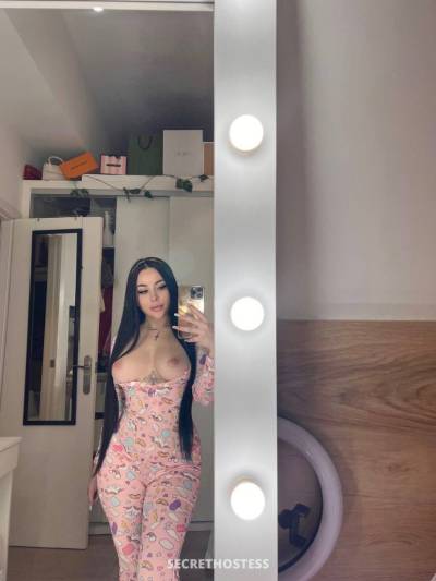 24 year old Escort in Santa Barbara CA i dont know how this works but send me a text message so we 