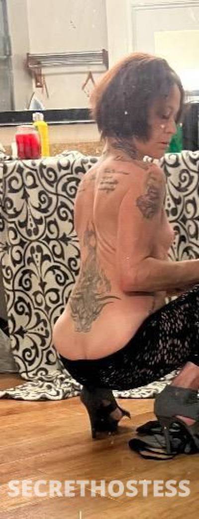 Red 40Yrs Old Escort Baton Rouge LA Image - 1