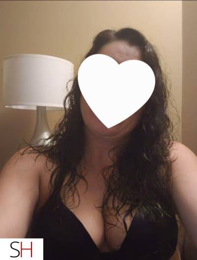 38 year old Escort in Chilliwack Sexy all natural brunette