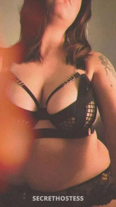 Out calls and car meets only - 32 brunette curvy in Wollongong