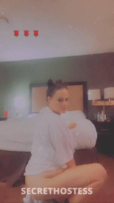 27 year old Escort in Gainesville FL Whats softer than a napkin harder than a dinner plate ....? 