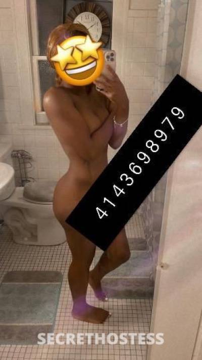 Luxury 23Yrs Old Escort 157CM Tall Milwaukee WI Image - 1