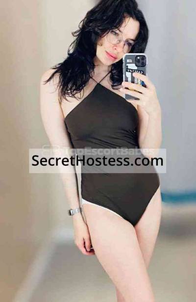 26 Year Old Australian Escort Hong Kong Brunette Green eyes - Image 1