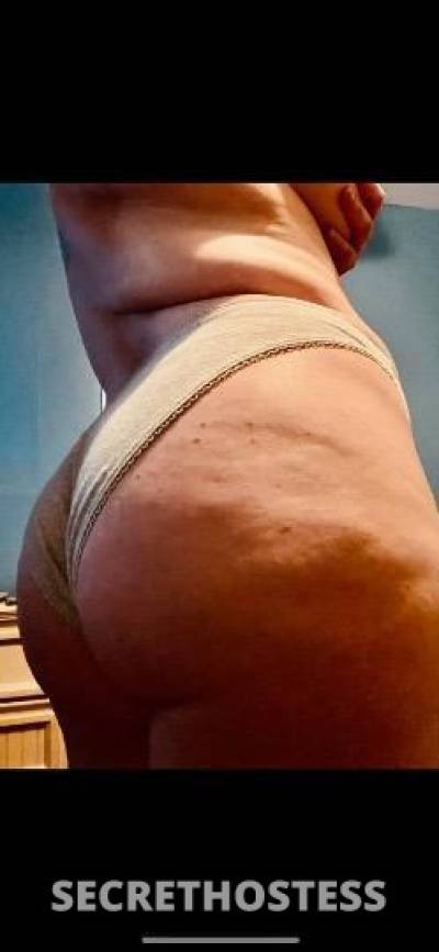 26 year old Russian Escort in Buffalo NY Thick russian
