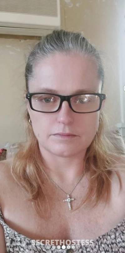 Sexy Aussie Milf with a Nice Round Ass-52 in Sydney