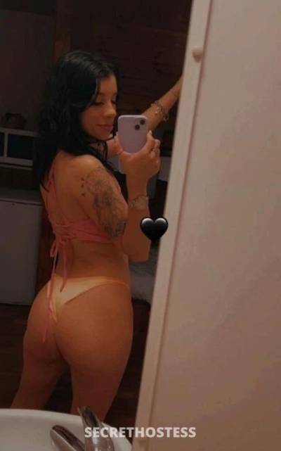 Sexy petite brunette babe MACKAY!only here for 2 more nights in Rockhampton