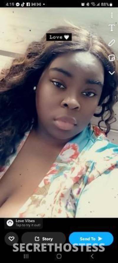 33 year old Escort in Kansas City MO Late night head