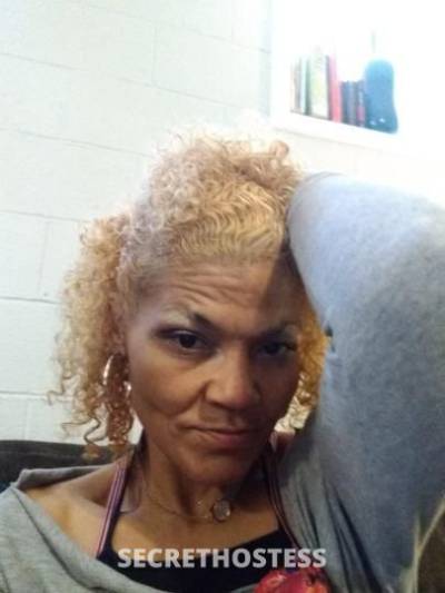 Carmella 49Yrs Old Escort Louisville KY Image - 3