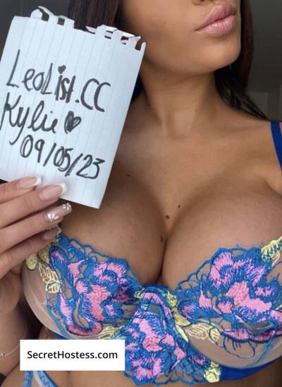 kylie.v your sexy petite brunette in Montreal