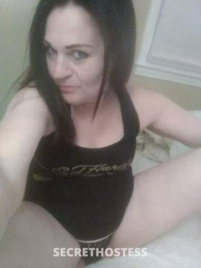 40 Year Old Italian Escort Boston MA Brunette - Image 1