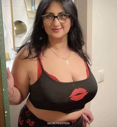 34 Year Old Canadian Escort Toronto - Image 1