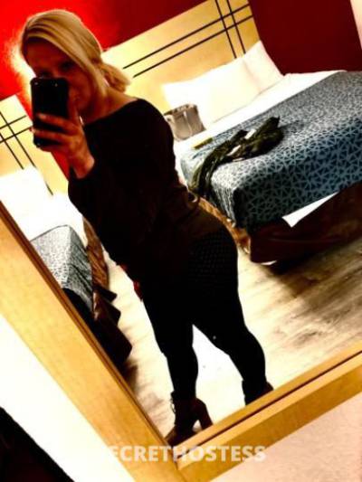 27 year old Puerto Rican Escort in Rochester NY BLONDES ARE THE MOST FUN!!! Polite, Sweet, Generous,Sexy and