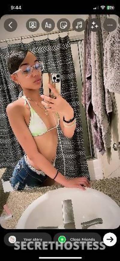 19 year old Escort in Los Angeles CA Lightskin creampie avalible now