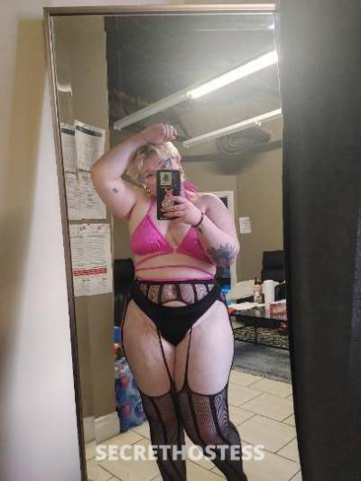 22 year old Escort in Edmonton All Day Incall on Whyte Ave! Duos / HH DEAL TILL 9PM! / 