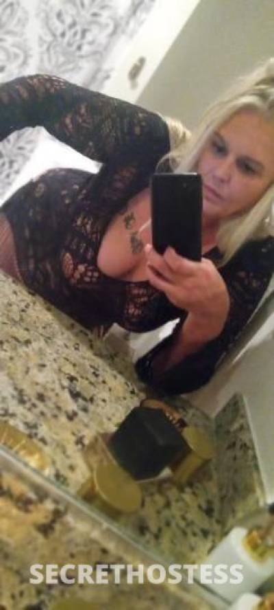 mature attractive women looking to have fun in San Fernando Valley CA