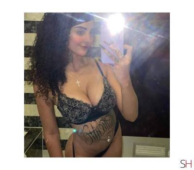 22 Year Old White Escort Barreirinhas - Image 1