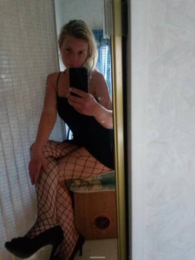 32 Year Old Escort Vancouver Blonde - Image 4