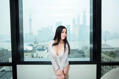 25 Year Old Thai Escort Phuket Black Hair Black eyes - Image 1