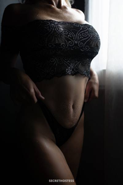 Asian Escort Tampa FL Blonde Blue eyes - Image 5