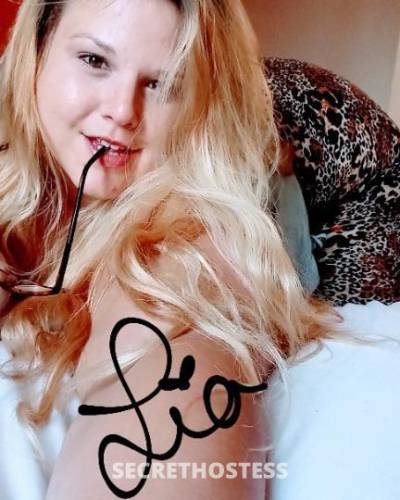 32 year old Escort in East Oregon OR 👉 BIGGEST 🍑 BOOTY 🌎 IN THE WORLD! 👈 ONLINE 🎬