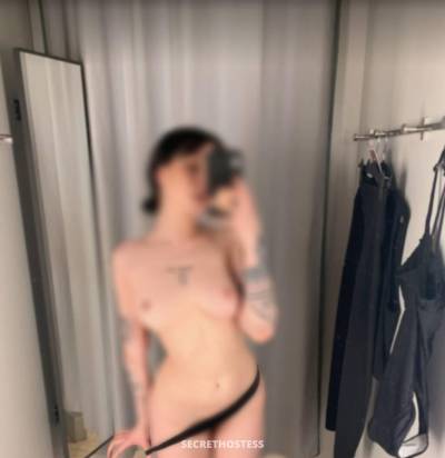 26 Year Old Asian Escort Montreal - Image 1
