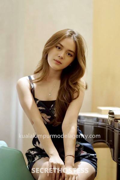 25 year old Malaysian Escort in Kuala Lumpur 5 words max Energetic Escort Dinda
