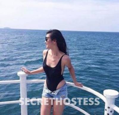 27 year old American Escort in Singapore Relax with Perfect Wendi