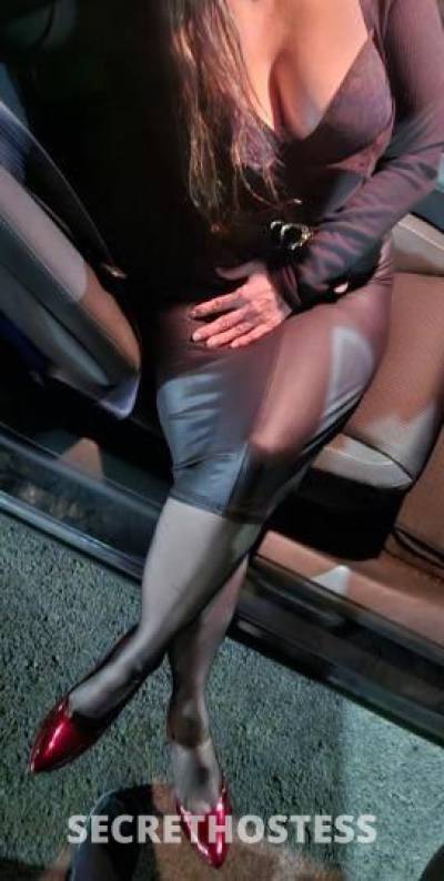 44 year old Escort in Hamilton Jennifer ♥ Lets have fun together
