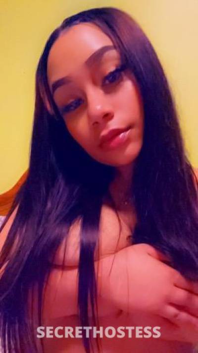 19 year old Escort in Tyler TX barley LEGAL lighskin ebony