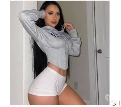 20 year old Asian Escort in London I am Patricia enjoy me, no rush keep calm and relax, Agency