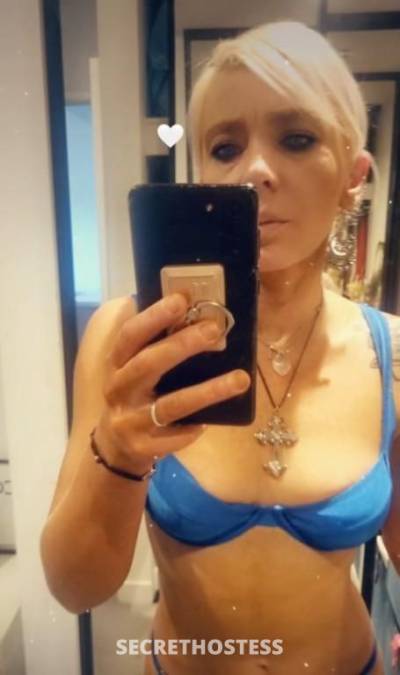 30 year old Australian Escort in Bowen Hills Brisbane Aussie summer blonde escort don't miss summer this