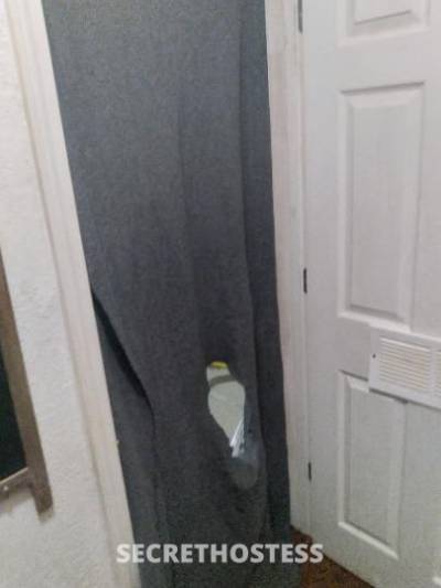 34 year old Escort in Kansas City MO gloryhole