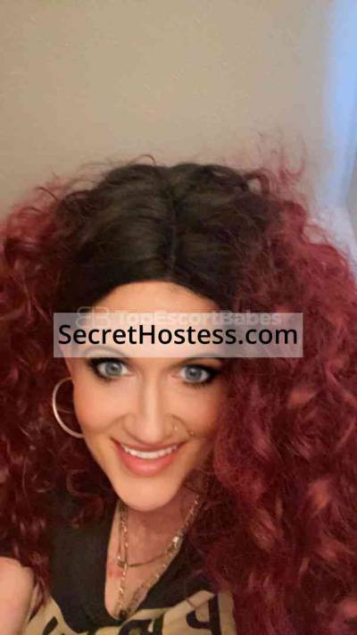 37 Year Old Canadian Escort Calgary Brunette Blue eyes - Image 4