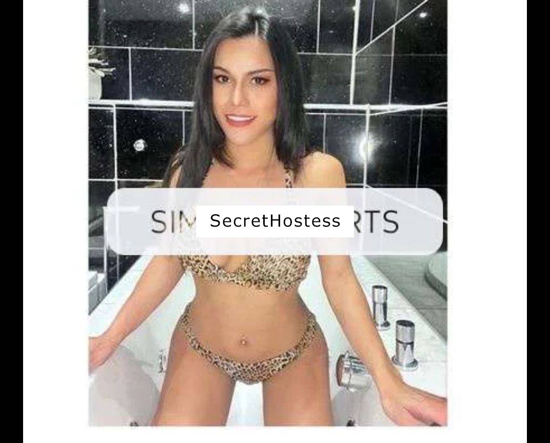 Alice, a Thai ladyboy TS, is in town and ready to charm you with her  beauty! 😍😘❤️ Escorts Leeds UK