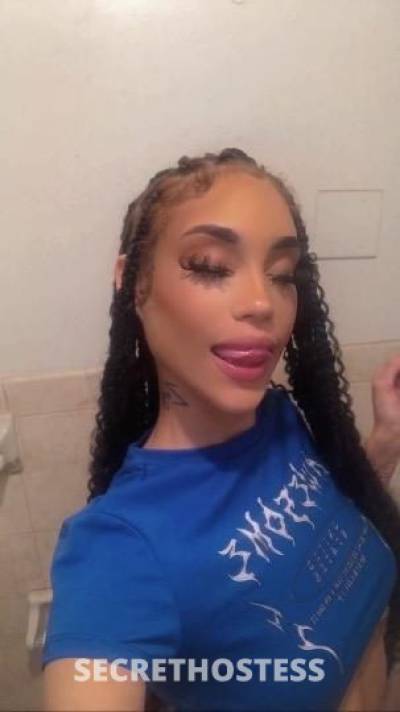 21 year old Escort in Bridgeport CT NEW TOYS FOR FT SHOWS !!!New content and factime shows !! 