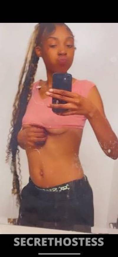 20 year old Escort in San Gabriel Valley CA 50?blowjob 100?fs discounts!!! we can make content !! client