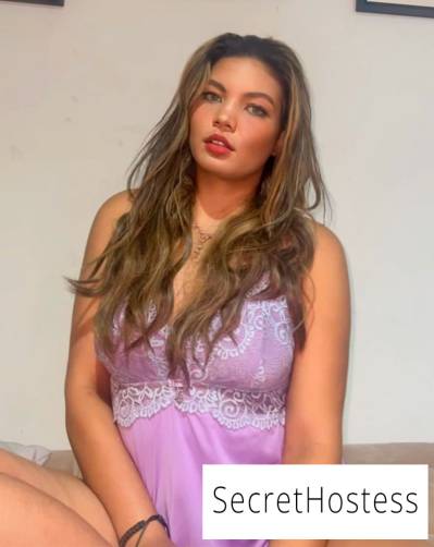 24 Year Old Latino Escort Marbella Green eyes - Image 4