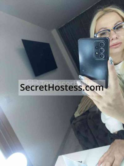 24 Year Old American Escort Sofia Blonde Green eyes - Image 3