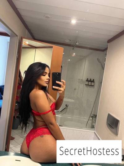 20 year old Latino Escort in Prague Sarah