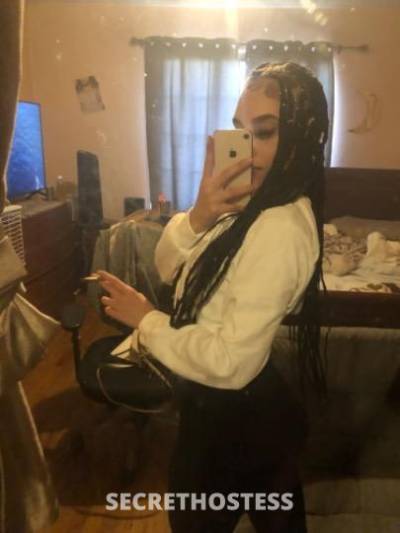 21 year old Escort in Staten Island NY NEW TOYS FOR FT SHOWS AND CONTENT TAPIN NOW !!! TWITTER 