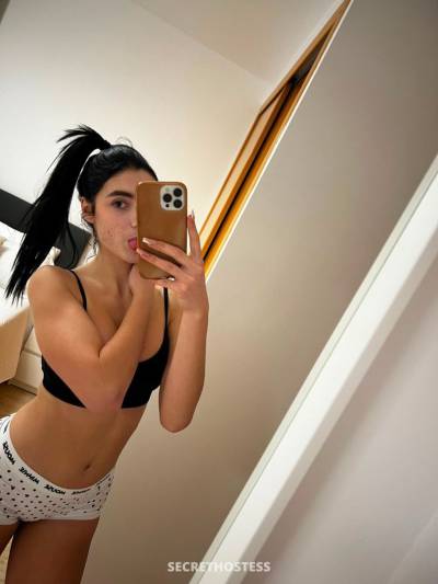 25 Year Old Asian Escort Kitchener - Image 2