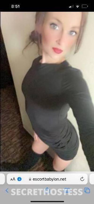 29 year old Escort in Buffalo NY Take a guess purple thong or blue boyshorts