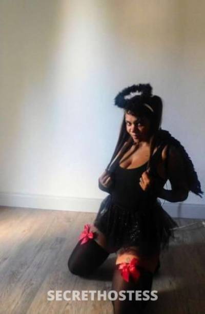 29 year old Escort in Springfield MO pretty mixed milf