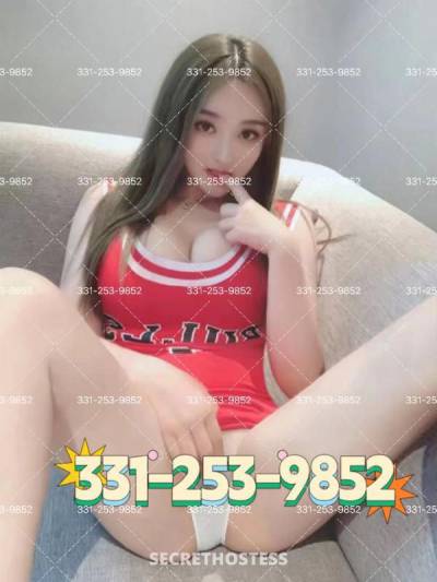 21 Year Old Asian Escort Chicago IL - Image 3