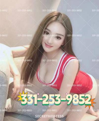 21 Year Old Asian Escort Chicago IL - Image 4