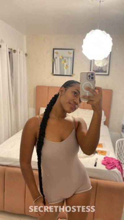 23 year old Hispanic Escort in Detroit MI cool in the city take advantage call me or text me whatsapp 