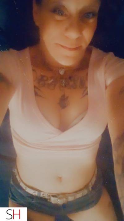 46 year old Caucasian Escort in Winnipeg Candi
