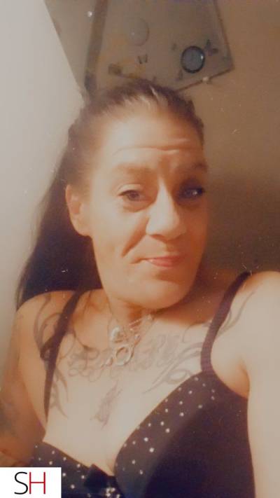 46 year old Caucasian Escort in Winnipeg Candi