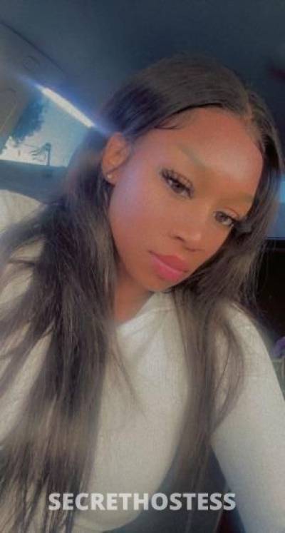 23 year old Escort in Fresno CA Waiting 4 You Papi? HOT ? sexy petite ? BABYGIRL